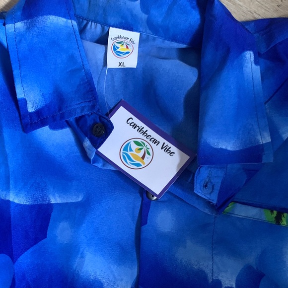 BNWT Vibrant Blue Caribbean Shirt with Parrot Print - Picture 2 of 7